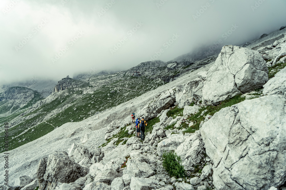 Alpenüberquerung, südlicher Teil, Brenta, Dolomiten, Italien
