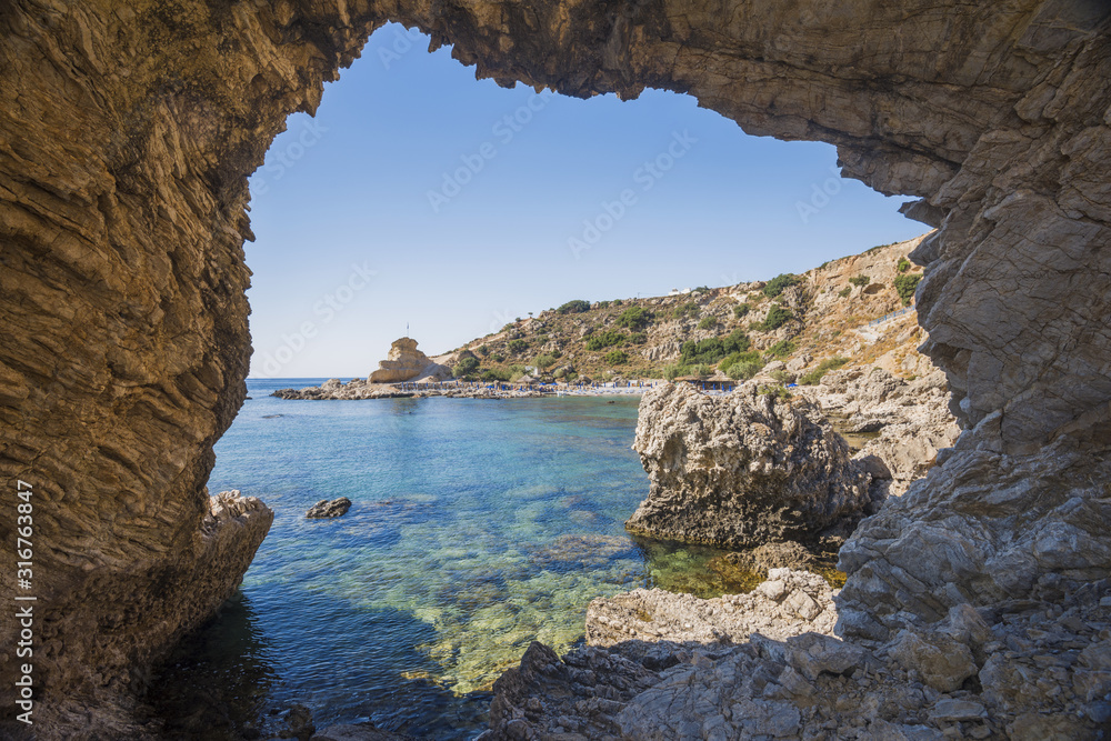 Fototapeta premium Krajobraz plaży Grande Blue Stegna (tajna plaża), Rodos, Grecja