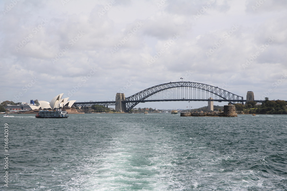 Naklejka premium The Harbor Bridge in Sydney, Australia