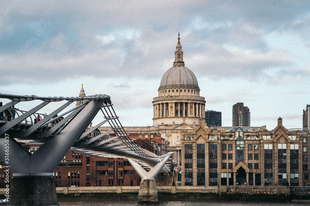 Fototapeta premium St. Paul's Cathedral and Millenium Bridge in London
