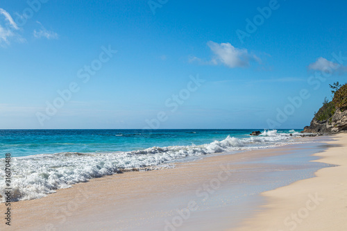 The idyllic Elbow Beach on the island of Bermuda, on a sunny day