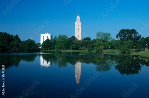 State Capitol of Louisiana, Baton Rouge © spiritofamerica