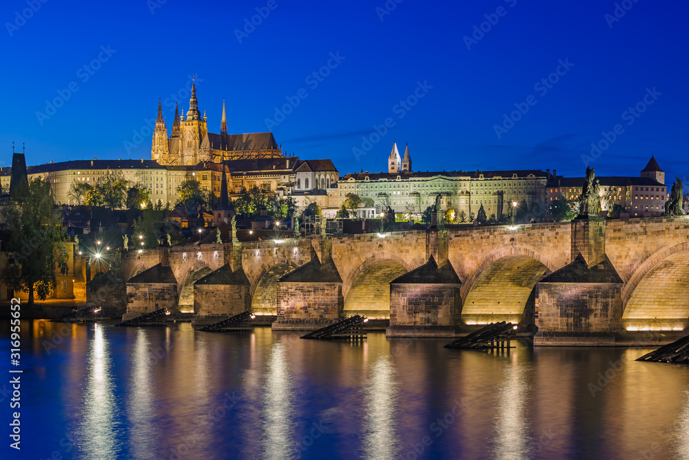 Fototapeta premium Charles bridge in Prague - Czech Republic