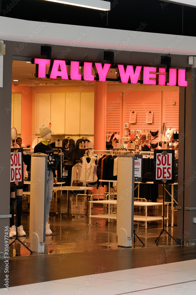 TALLY WEiJL shop fashion logo sign store brand swiss clothing Stock Photo |  Adobe Stock