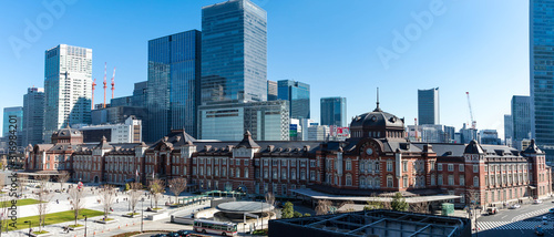 (東京都ｰ風景パノラマ)東京駅と駅前広場の風景１ © moarave