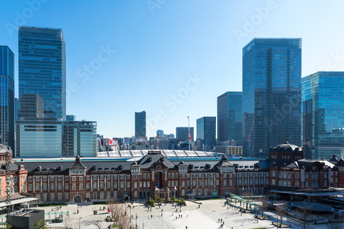 (東京都ｰ都市風景)東京駅と駅前広場の風景４