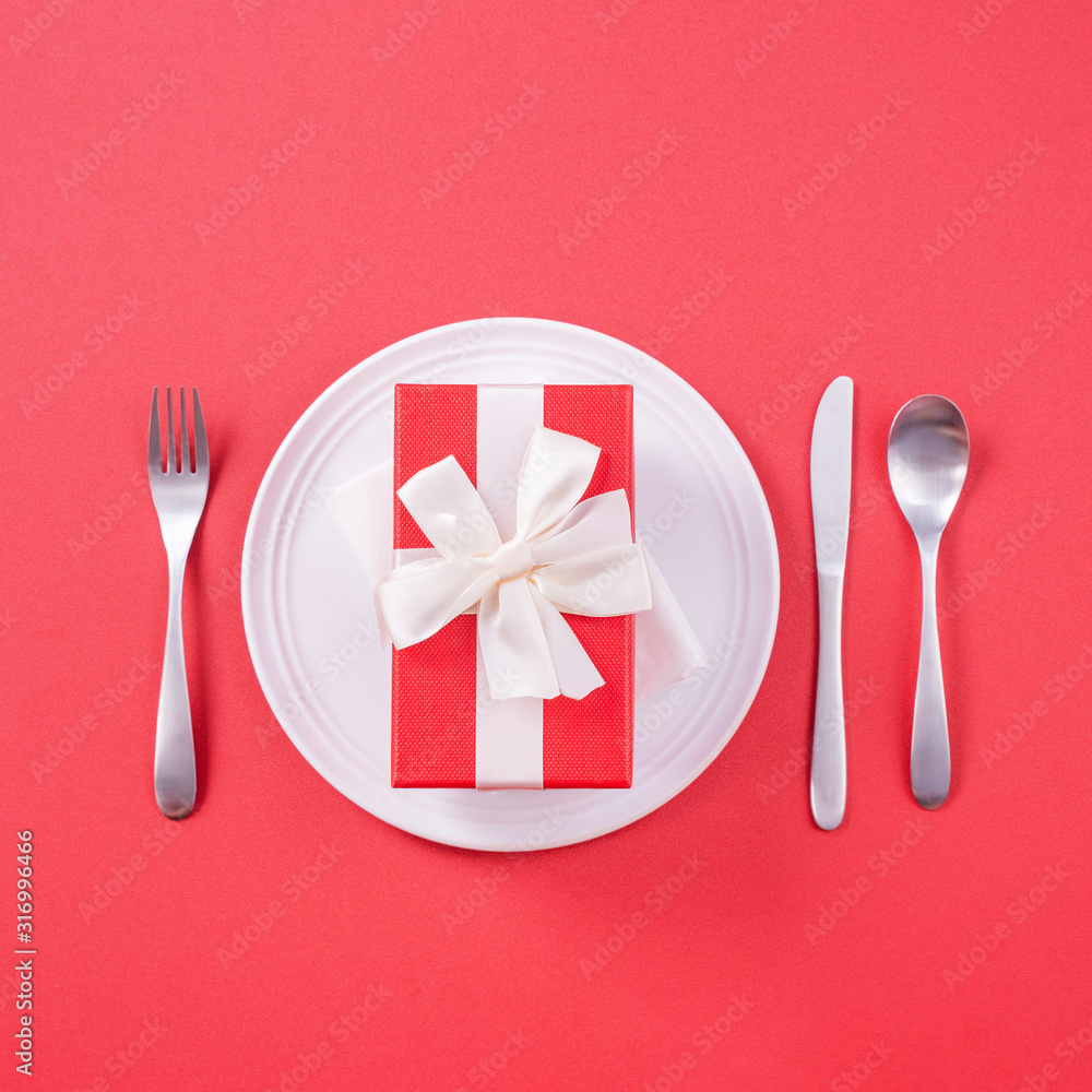 Valentine's Day design concept - Romantic plate dish in restaurant, holiday celebration meal promotion for couple and lover dating, top view, flat lay, overhead Valentine's Day design concept - Romantic plate dish in restaurant, holiday celebration meal promotion for couple and lover dating, top view, flat lay, overhead