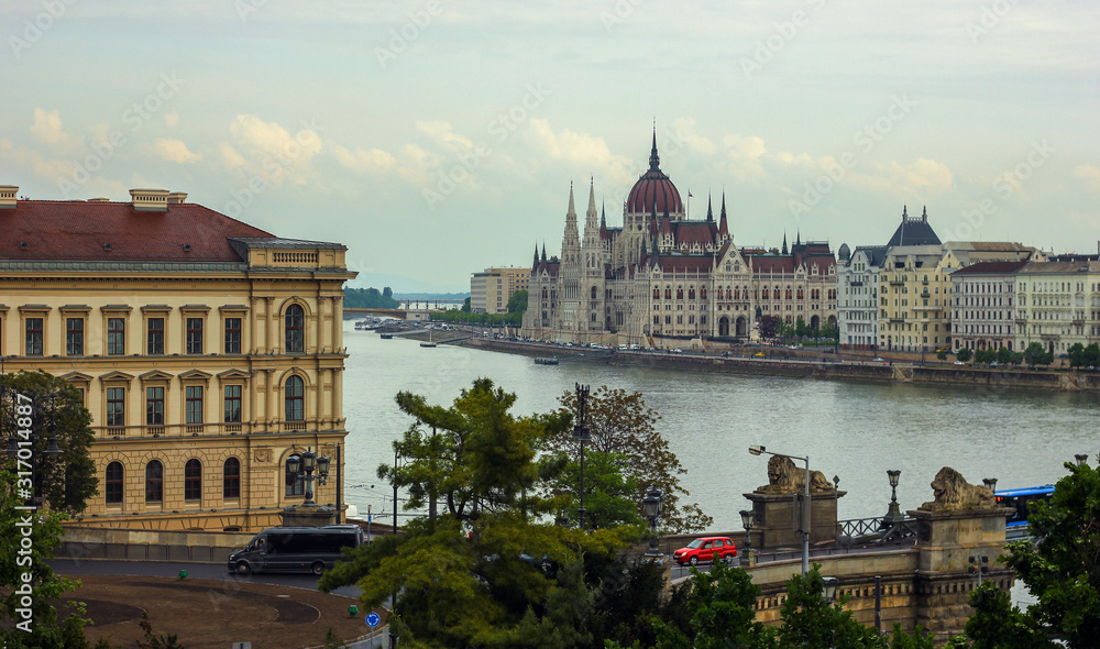 Fototapeta premium Hungarian Parliament view over Dunai