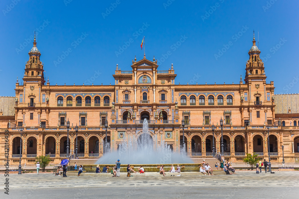Fototapeta premium Fountain and main building at the Plaza Espana in Sevilla, Spain