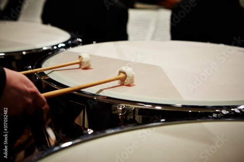 Playing the timpani in orchestra 