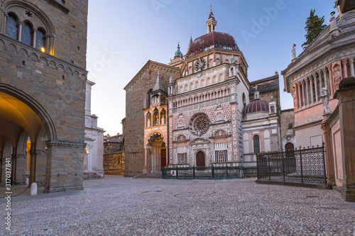 Photographie Beautiful architecture of the Basilica of Santa Maria Maggiore in Bergamo, Italy