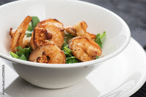Fried shrimps with yogurt s...