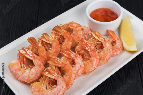 Fried shrimps with sauce an...
