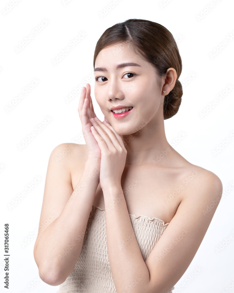 Portrait of beautiful Asian woman around 20s smiling toward the camera with confident after facial rejuvenate from beauty spa, concept woman with spa beauty treatment, facial treatment, beauty and spa Portrait of beautiful Asian woman around 20s smiling toward the camera with confident after facial rejuvenate from beauty spa, concept woman with spa beauty treatment, facial treatment, beauty and spa