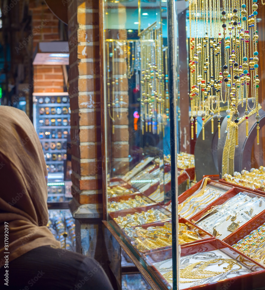 Obraz premium Woman jewelry Grand Bazaar Tehran