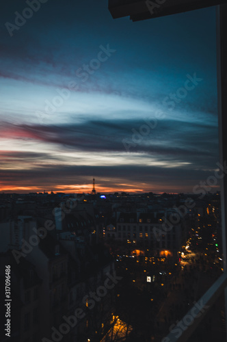 Nice views of Paris in perspective at sunset