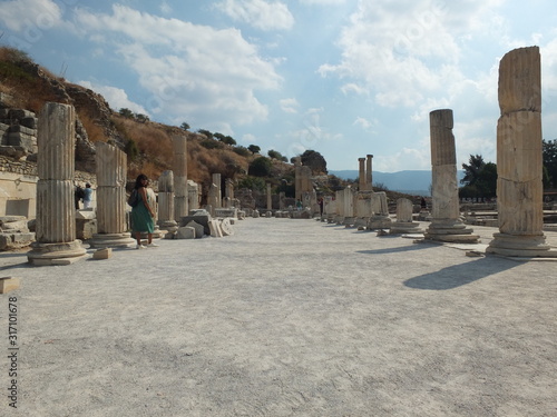 Columns in Éfeso ruin at Izmir- Turkey