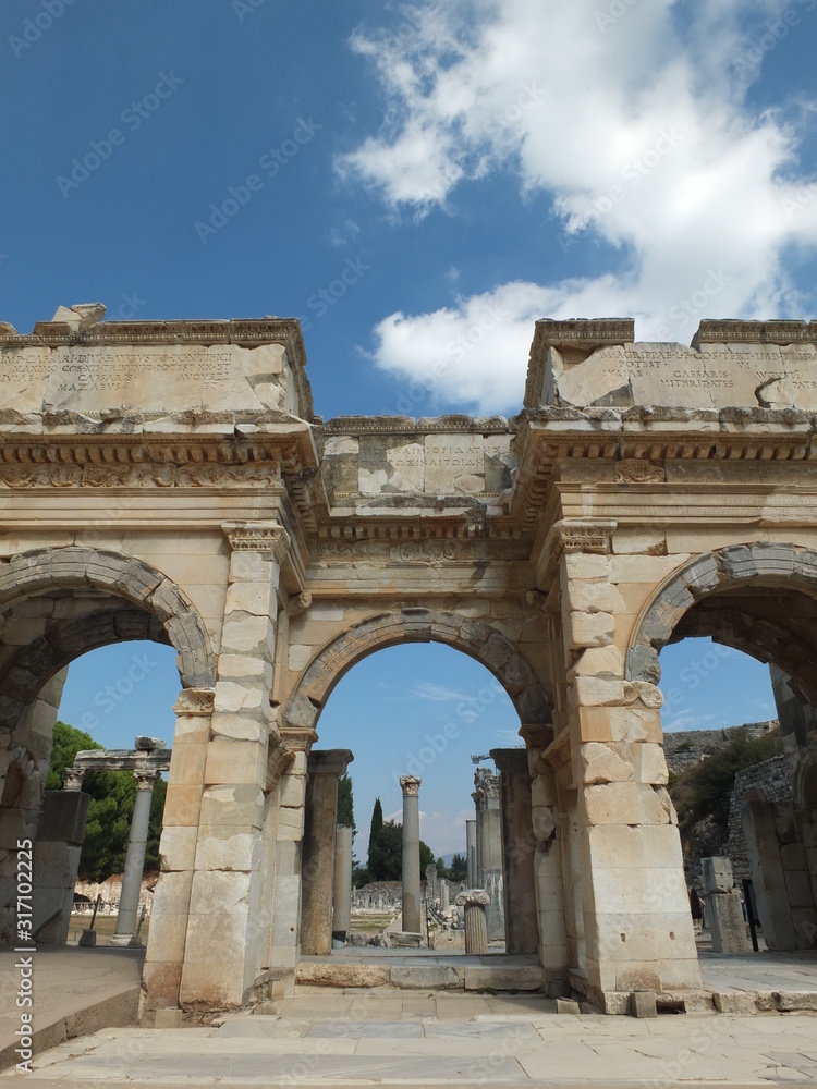 Main gate of the agora's ruin, ancient market at éfeso- Izmir