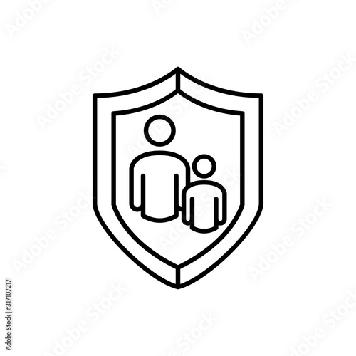Símbolo control parental. Icono plano lineal familia en escudo en color negro
