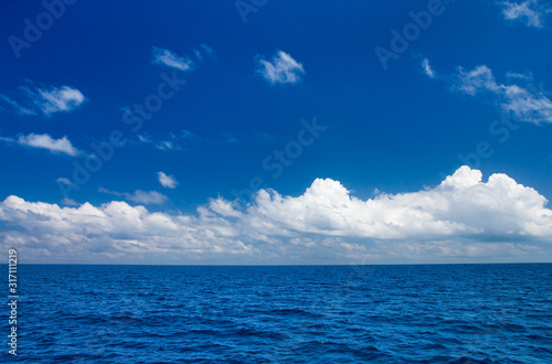 Fototapeta perfect sky and water of indian ocean