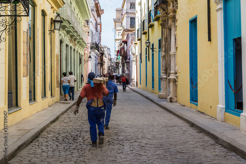 Workmen in Old Havana © Jason Wells