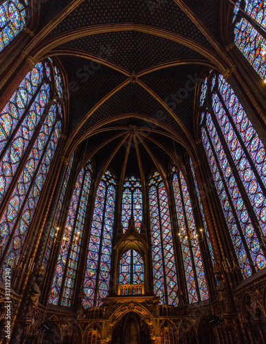 Nice views of the interior of a church in Paris