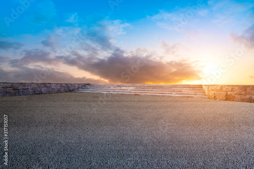 Road and Sky Landscape.. © 昊 周