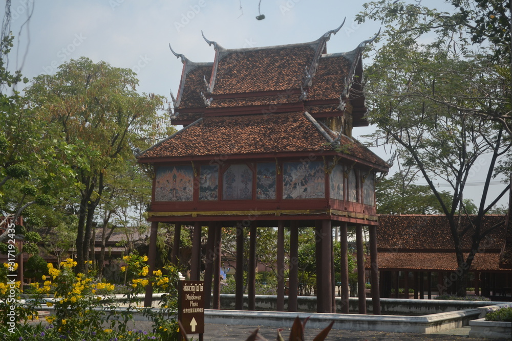 The building is built from wood, collecting textbooks. The building is built from wood, collecting textbooks.