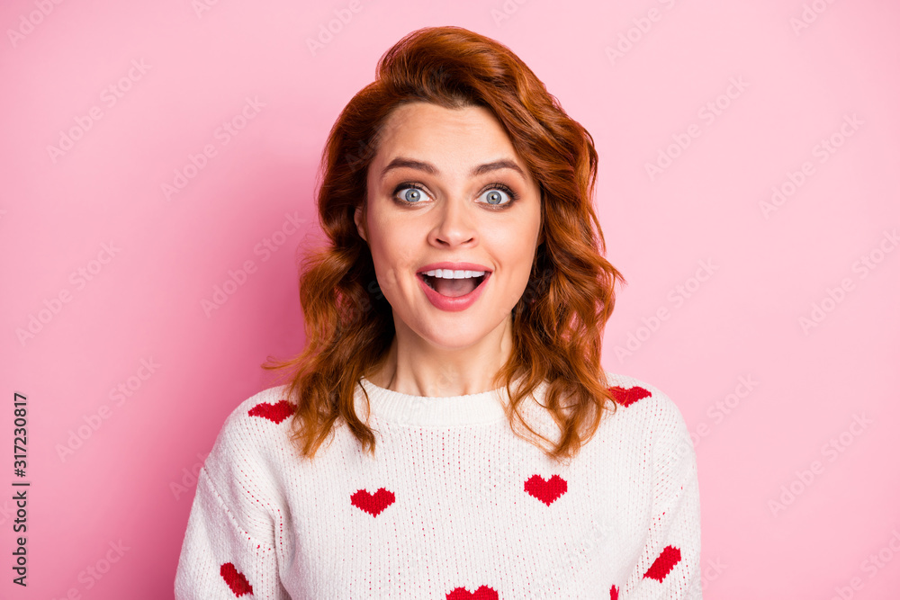 Close-up portrait of her she nice attractive pretty cute cheerful cheery glad wavy-haired girl wearing white pullover good news first date matching service isolated over pink pastel color background Close-up portrait of her she nice attractive pretty cute cheerful cheery glad wavy-haired girl wearing white pullover good news first date matching service isolated over pink pastel color background