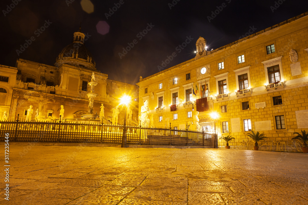 Night view of Piazza Pretoria commonly called Square of Shame, Palermo
