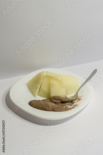 delicioso postre de melón con chocolate