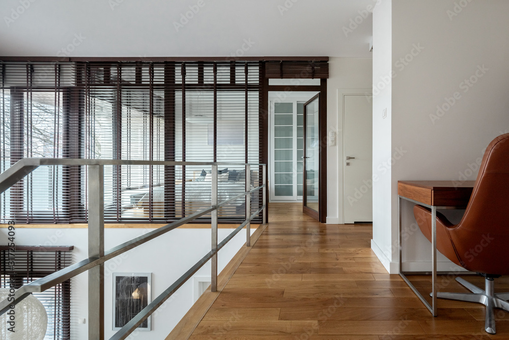 Obraz premium Apartment corridor with wooden floor