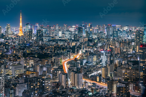 光が溢れる東京の夜景 © taka