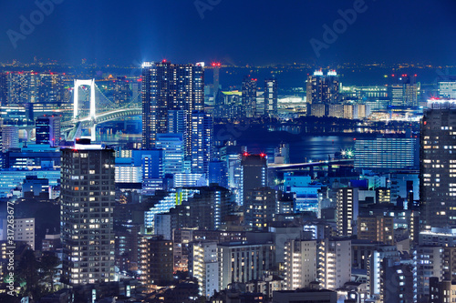 光が溢れる東京の夜景 © taka