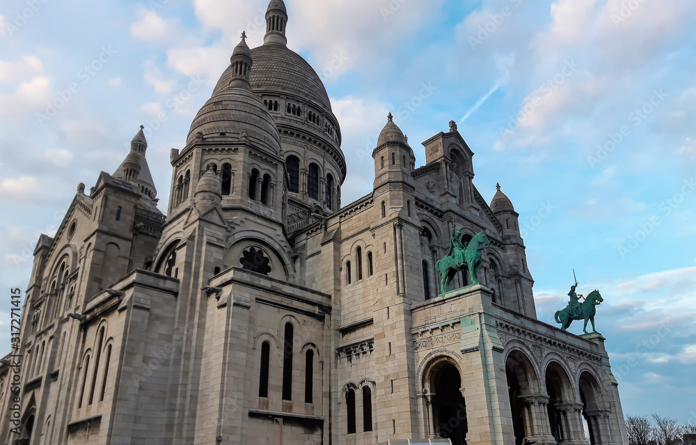 the basilica du sacre coeur, paris, france, europe the basilica du sacre coeur, paris, france, europe
