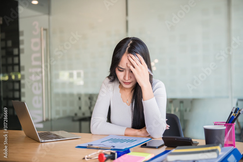 Slika na platnu Woman stress at work, office