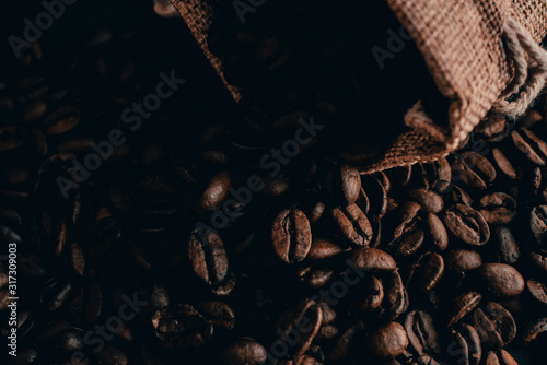 Aromatyczna kawa ziarnista w lnianym woreczku, wyjątkowy klimat
