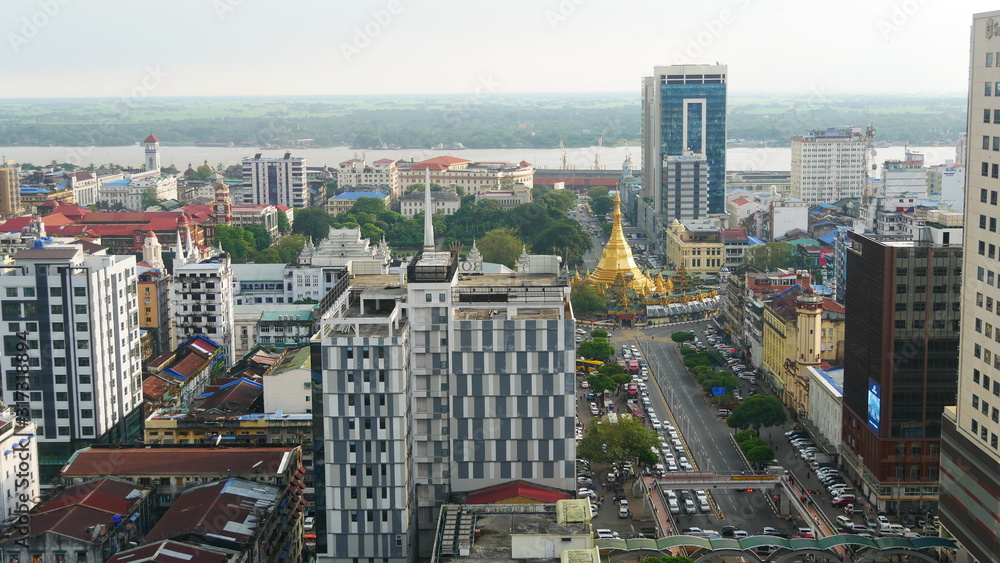 Fototapeta premium panoramic view on famous Sule Pagoda, Yangon, Myanmar, Asia
