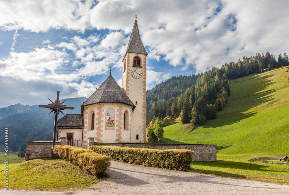 Kirche von St. Veit im Pragser Tal