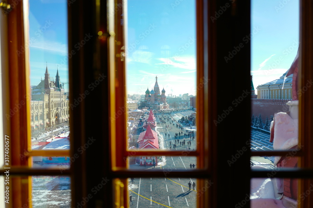 ロシア 風景 窓 窓から見る 街並み
