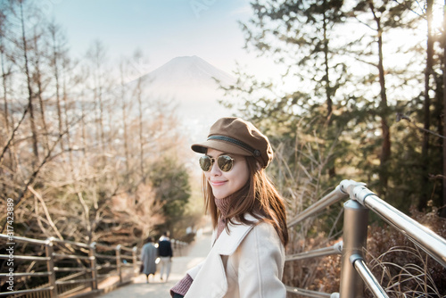Canvas Print A beautiful  woman tourist in Japan