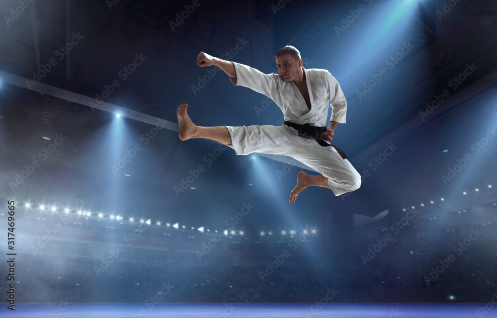 Karate fighters on tatami. Fighting Championship. foto de Stock | Adobe  Stock