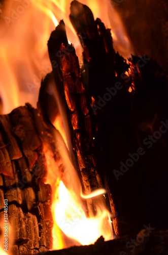 drewno na opał ,ogień, płomieni, ciepło, ognisko, gorąca, gorąco, oparzenia, czerwień, drewna, ognisko, kominek, płomieni, niebezpieczeństwo, ciepły, pomarańcz, ekogroszek , lawa , pożar lasu , pali
