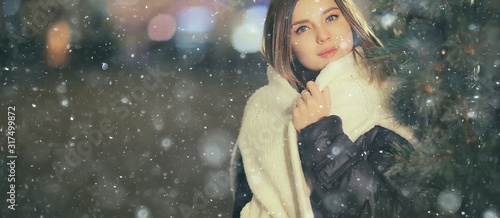 Photography snowfall woman city christmas outside, city portrait in snowfall, young model po