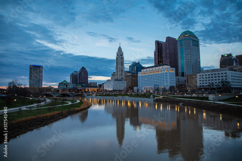 Columbus, Ohio skyline at dusk © Chris Ahern Photo