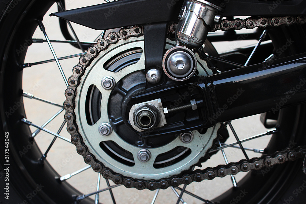 Fototapeta premium Sprocket and chain of the big bike