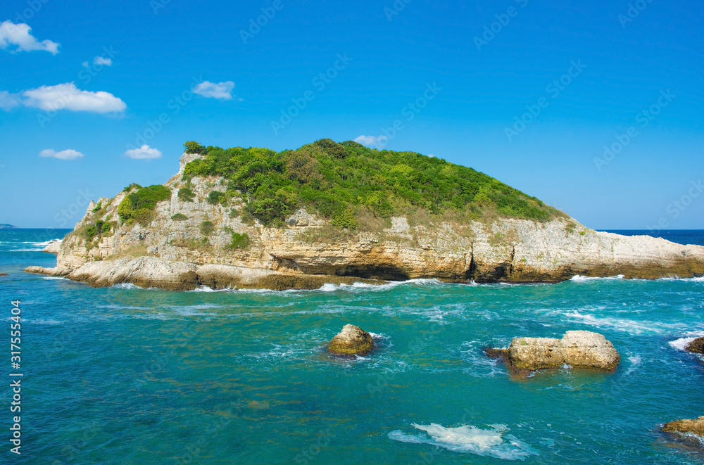 Islands off the Black Sea coast at Kilimli Bay, near Agva, Sile, in north west Turkey