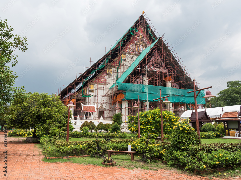 The scaffolding around the large Thai temple.