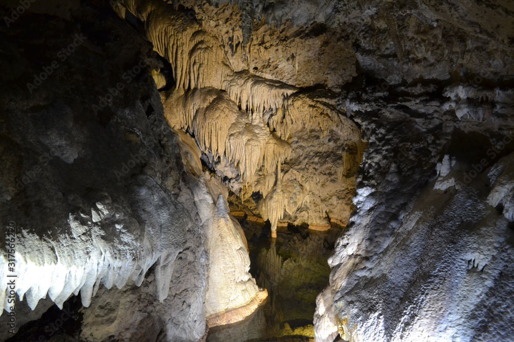 Jaskinia Bielska, Słowacja, formy naciekowe