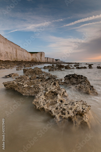 Cr  puscule au pied des falaises d Ault